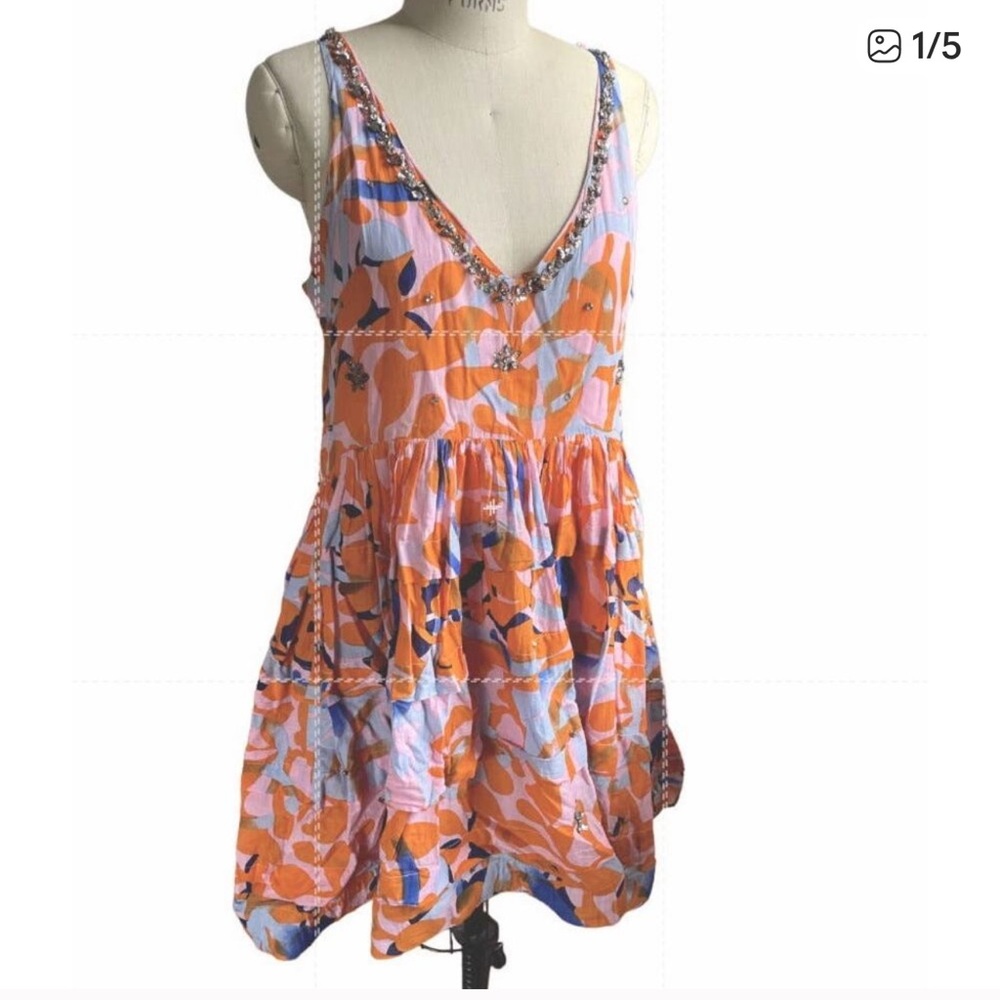 Leifsdottir Sleeveless Knee Length V-Neck Tropical Floral Dress Crystals